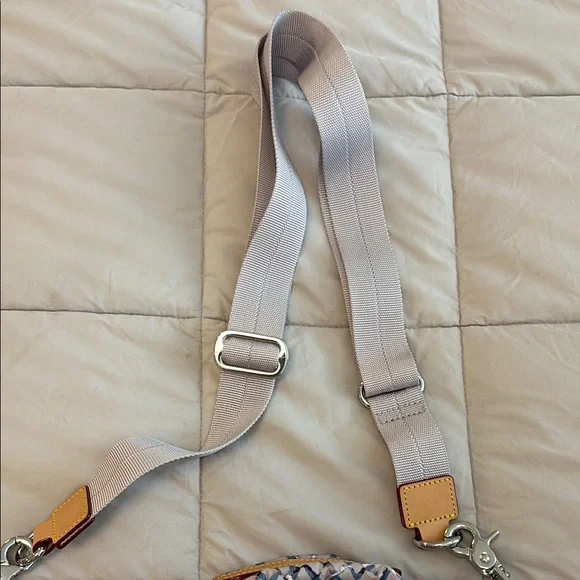 MZ Wallace Pink and Cream Tote Bag with Sturdy Handles - Picture 2 of 4